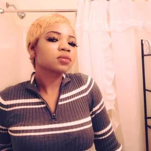 Meet your Posher, Lena